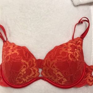 Victoria’s Secret Very Sexy Push up 36B Coral